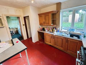 Kitchen- click for photo gallery
